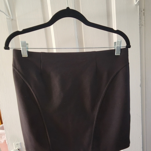 Express black mini skirt, size medium. - Picture 2 of 3